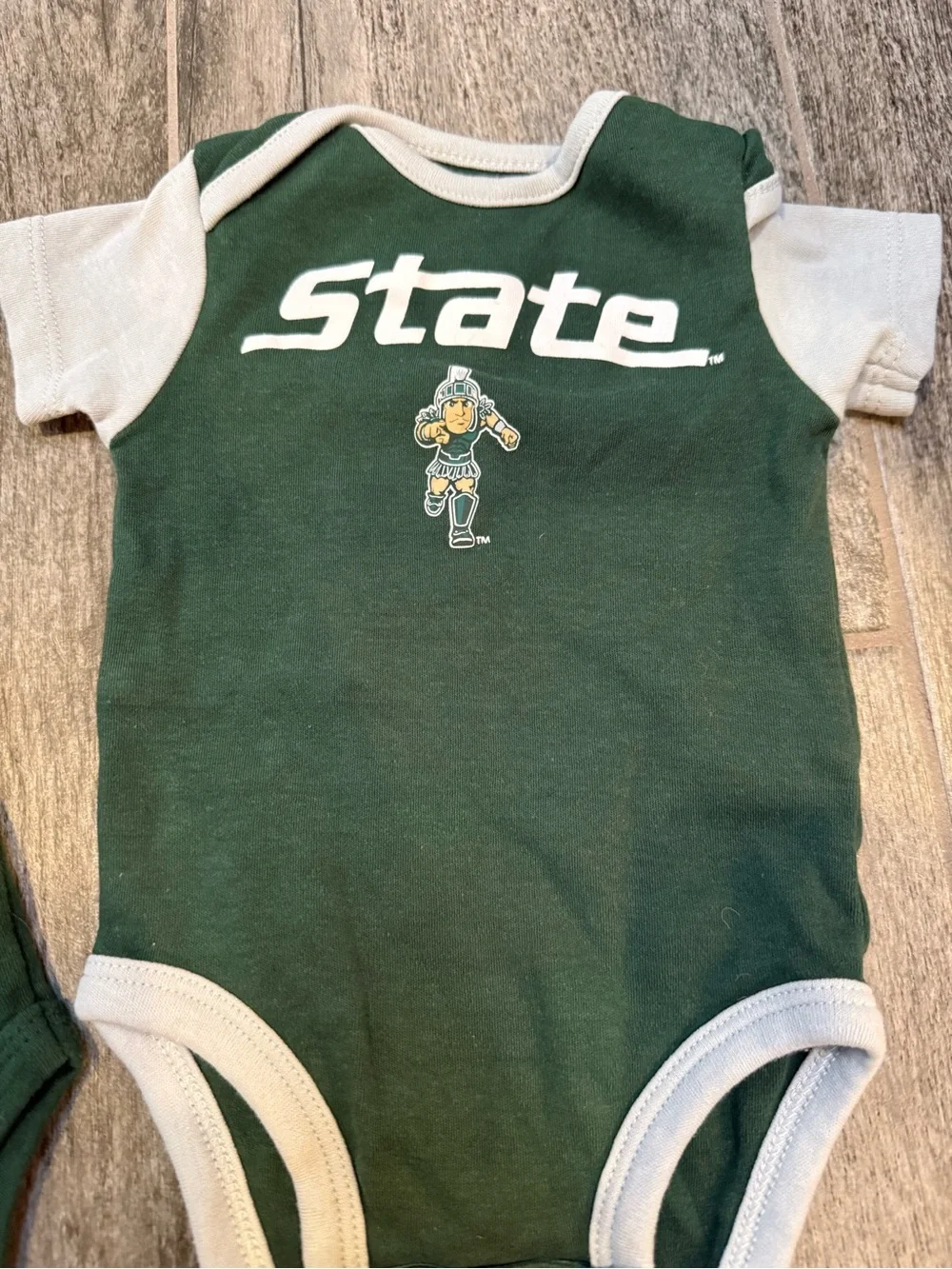 Michigan State MSU Spartans Baby Onesie Bodysuit Set - 3/6 months